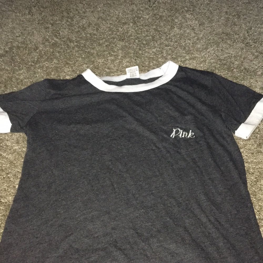 pink t shirt